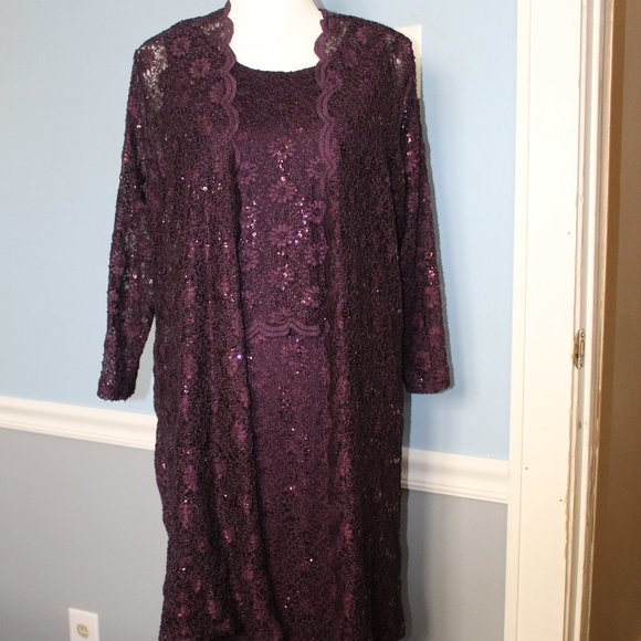 Sleeveless Dress with Shawl - Picture 8 of 8